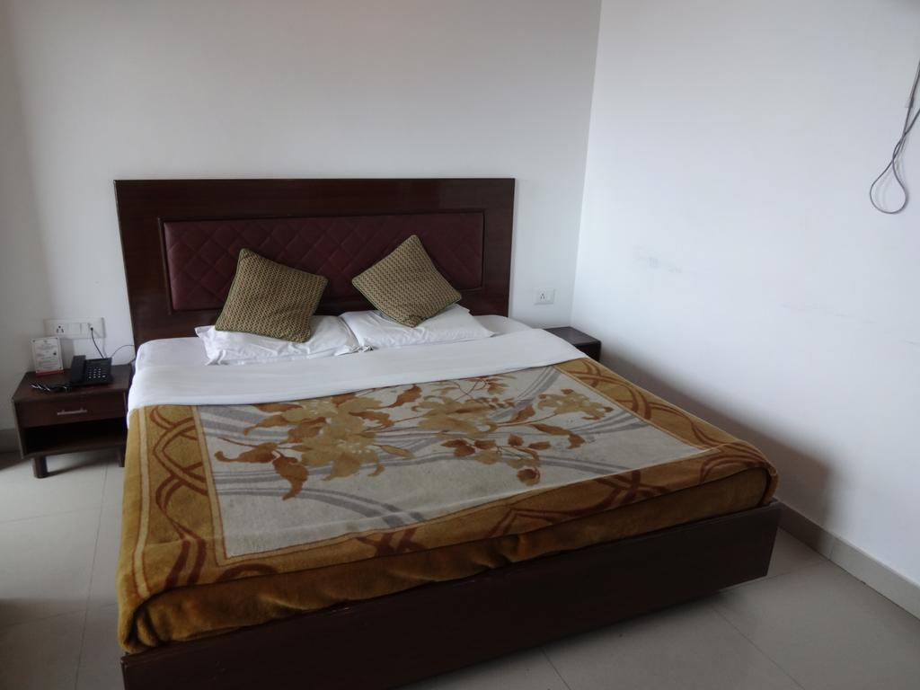 Hotel Ratan Dehradun Eksteriør billede